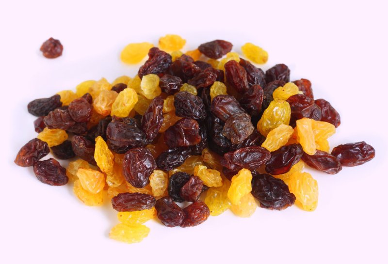 کشمش در طب اسلامی؛ تیزابی گوگردی روغنی خوش طعم درشت Raisins