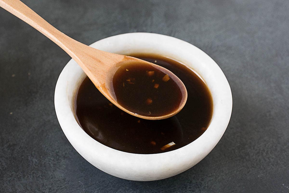 شیره انگور برای سگ؛ قهوه ای کم رنگ حاوی آهن فسفر potassium