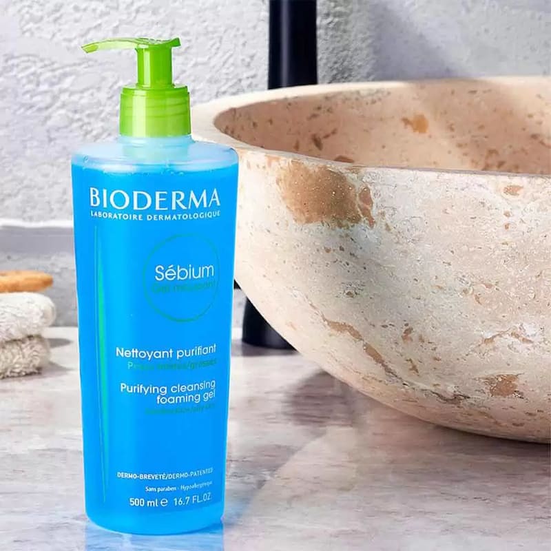 شوینده صورت بایودرما؛ مناسب پوست چرب خشک حساس BIODERMA