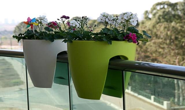 گلدان پلاستیک فشرده؛ قرمز سفید مشکی حاوی منافذ Polypropylene