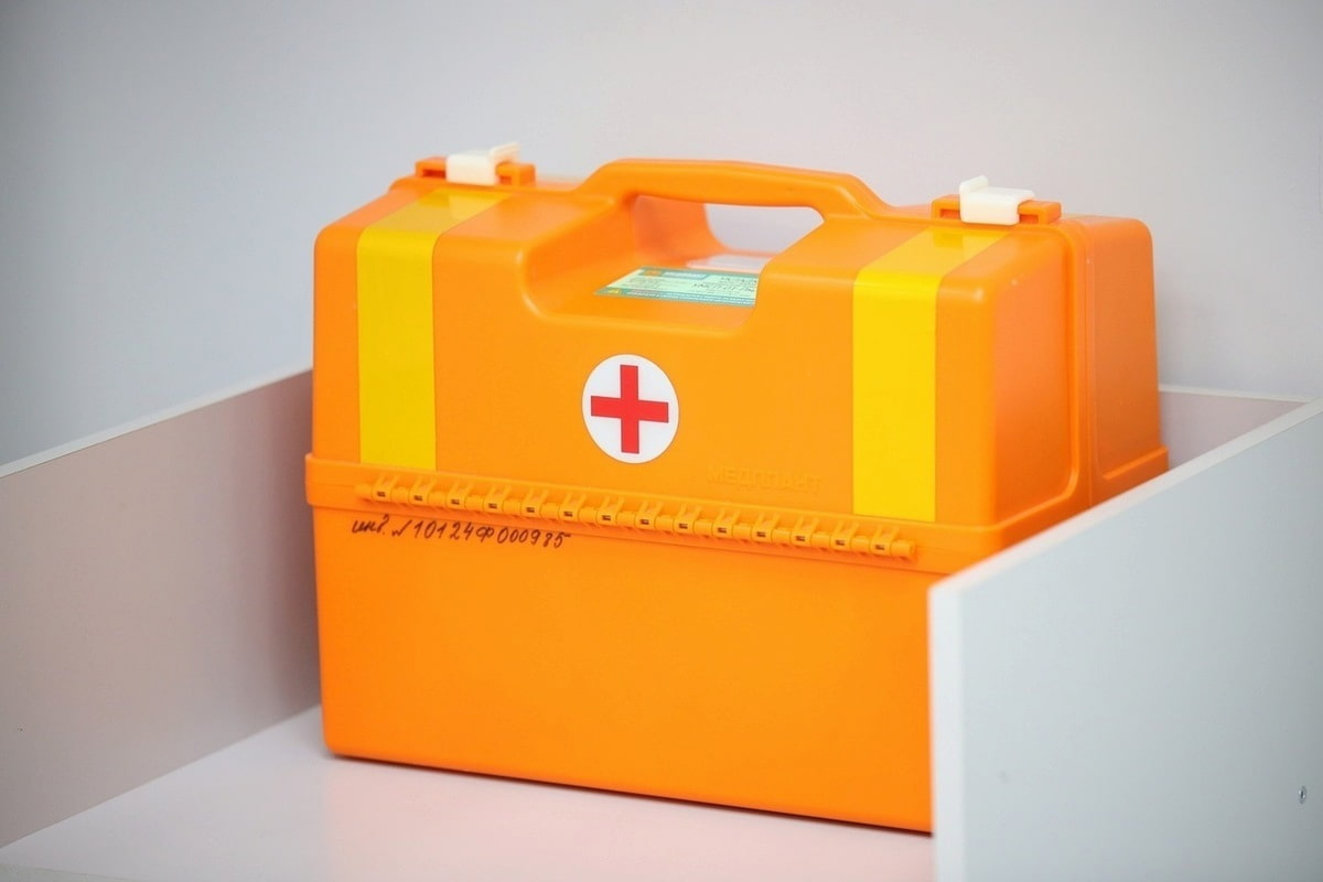 جعبه کمک های اولیه وکتور؛ قرمز زرد قابل حمل وزن سبک Vector