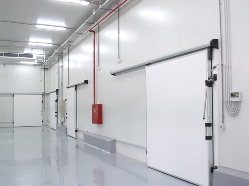 فریزر نیمه صنعتی؛ ویترینی مقاوم جادار درب شیشه ای فلزی freezer