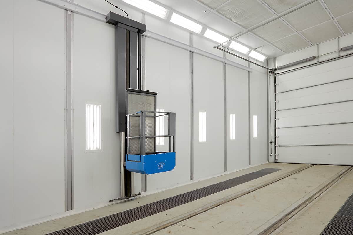 بالابر فروشگاهی اصفهان؛ کالابر نفربر 2 مدل هیدرولیکی استاکر