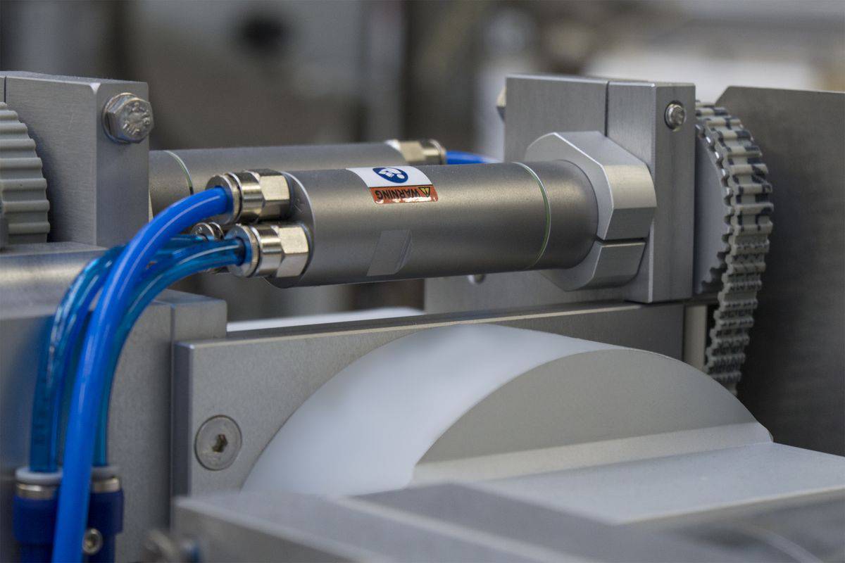 سیلندر هیدرولیک برقی؛ یک طرفه ایمنی استاندارد بین المللی مختص صنعت خودروسازی