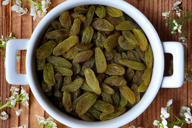 کشمش سبز برای لاغری؛ تیزابی سایه خشک حاوی کربوهیدرات 325 کالری