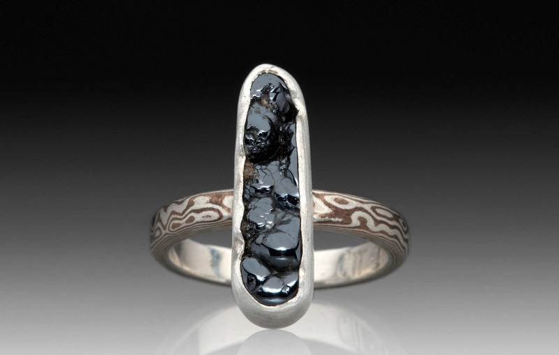 سنگ هماتیت انگشتر؛ انرژی درمانی نیمه شفاف رنگبندی (قهوه ای خاکستری سیاه)