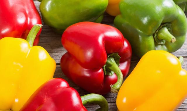 فلفل دلمه ای خرد شده؛ ضد سرطان ویتامین آ 3 رنگ سبز زرد نارنجی