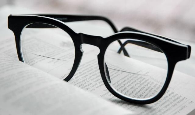 شیشه عینک دو کانونه؛ ضخیم 2 مدل نزدیک دوربین Bifocal