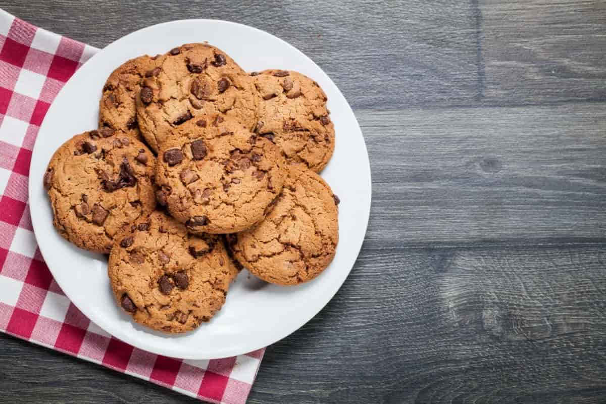 کلوچه سنتی گردویی؛ کره ای ساده پاکتی حاوی آهن پتاسیم Vitamin B6