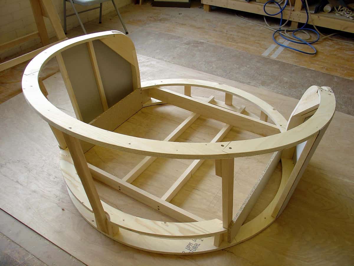 کلاف مبل راحتی (اسکلت چوبی) روس صنوبر راش 2 رنگ تیره روشن