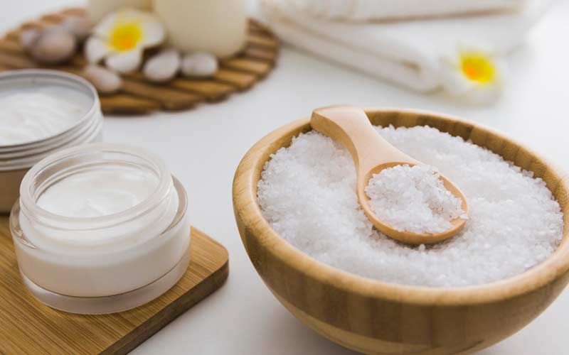 نمک صنعتی و سنتی؛ پودری دریایی رنگ سفید صورتی حاوی iodine