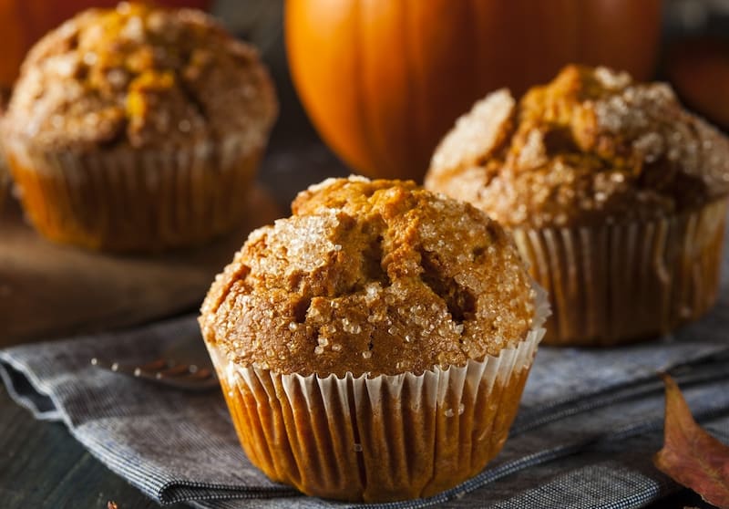 کیک یزدی مشهد؛ اسفنجی ساده کشمشی ویتامین (B C E) آهن Calcium