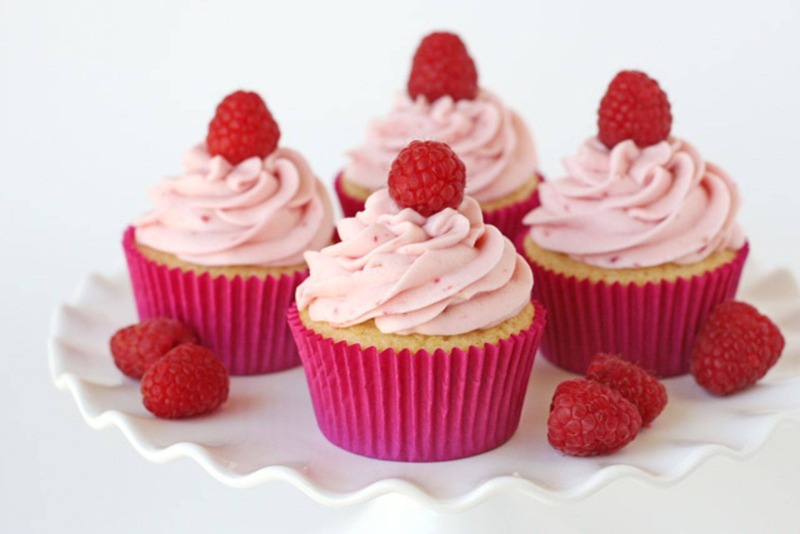 کیک و کلوچه حام؛ لایه ای مغزدار بسته بندی (میوه ای شکلاتی)