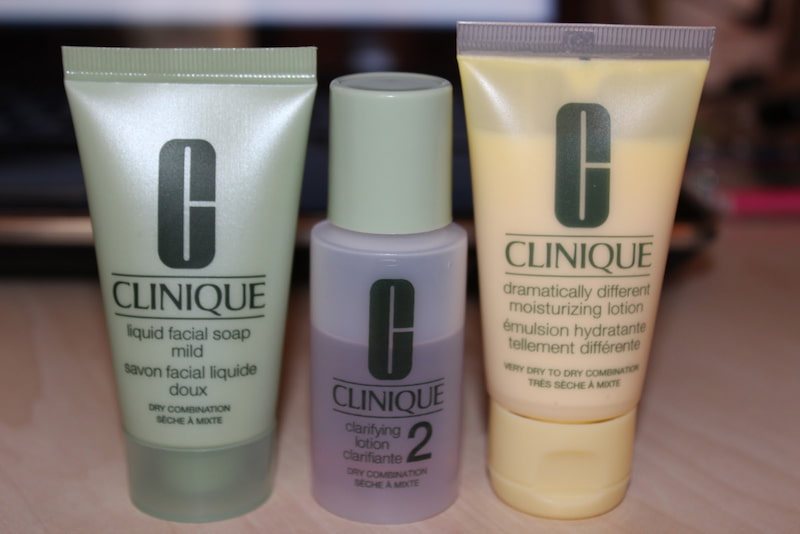 شوینده صابونی کلینیک؛ استوانه ای حجم (30 200 میلی لیتر) مناسب پوست خشک چرب