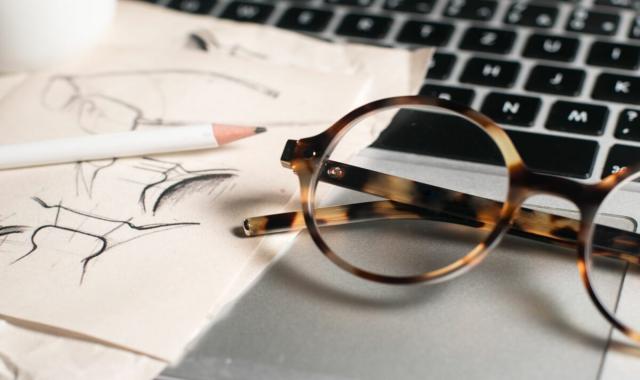 شیشه عینک طبی ایرانی؛ سبک دوام مناسب ضد بخار (بی رنگ)