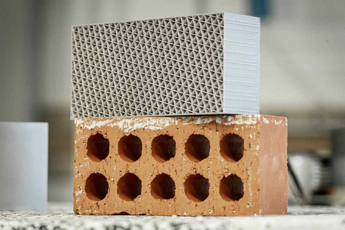 آجر سفال اسفراین؛ سقفی سوراخ دار شکل مکعب مستطیل مختص نمای داخلی