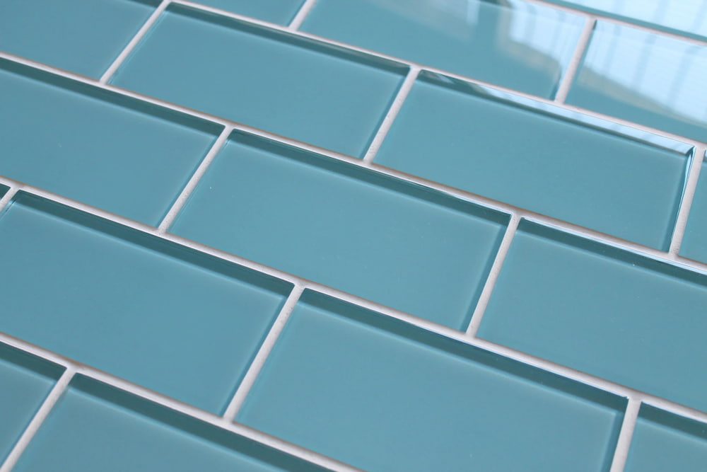 کاشی لاریسا؛ شیشه ای شفاف صیقلی 2 شکل ساده طرح دار ابعاد 90*30