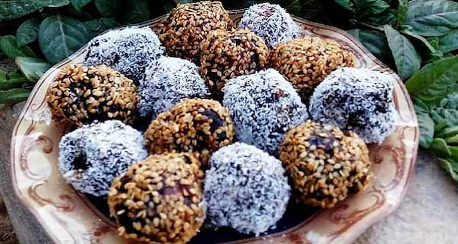 توپک خرمایی پاپیون؛ گرم پودر گردو بادام خرما جوانسازی پوست Bow tie