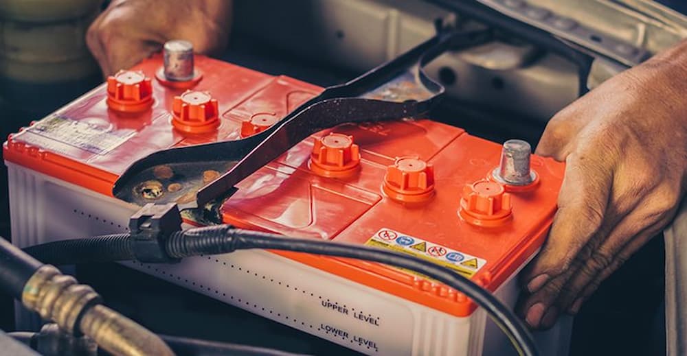 باتری ماشین زئوس؛ اسیدی پلی پروپلین ظرفیت (90 120 200) آمپر