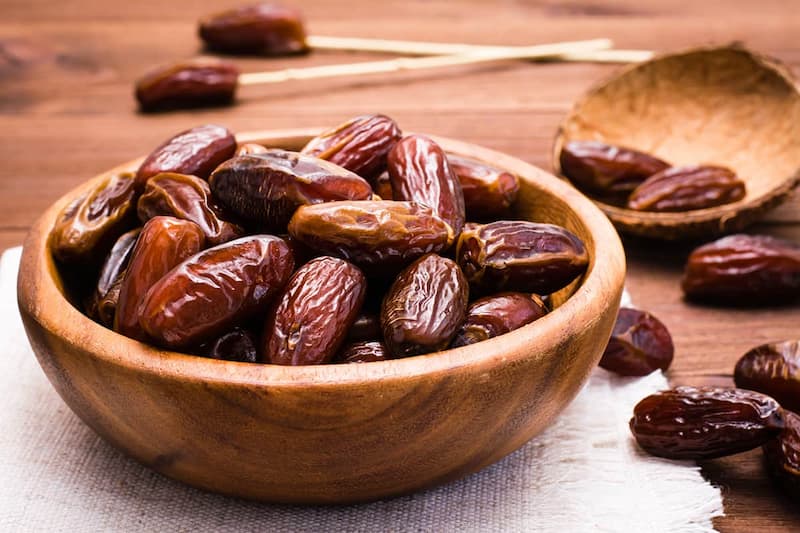 خرما پذیرایی برنا؛ کاهش کلسترول مناسب افراد دیابتی iron