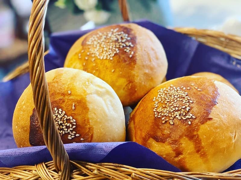 کلوچه سنتی همدان؛ ساده مغزدار بافت نرم کالری بالا (آرد ماست کره محلی)