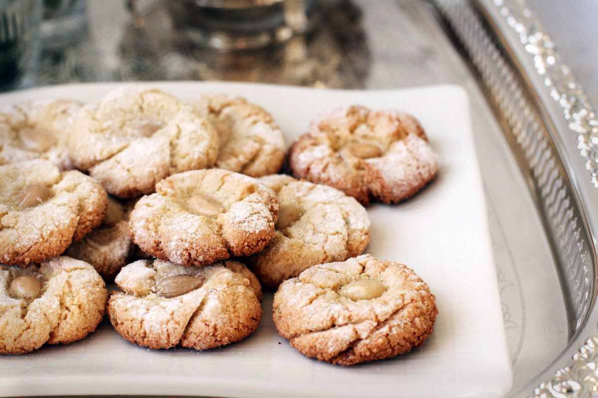 کلوچه سنتی ایران؛ گیلانی فومن شیرین ترکیبات (زعفران گردو کشمش)