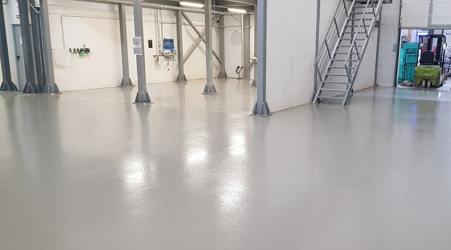 عایق رطوبتی همه کاره؛ پلی استر بدون شکستگی 2 کاربرد دیوار استخر حمام