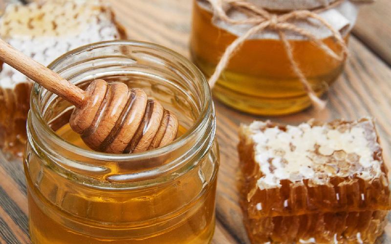 عسل وحشی خرم آباد؛ درمان مشکلات معده فاقد (شکر مواد افزودنی)