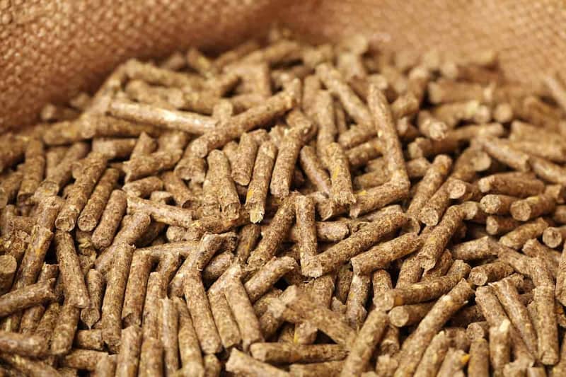 خوراک دام و طیور مدلل؛ مواد طبیعی پایه گیاهی آغاز کار 1354 