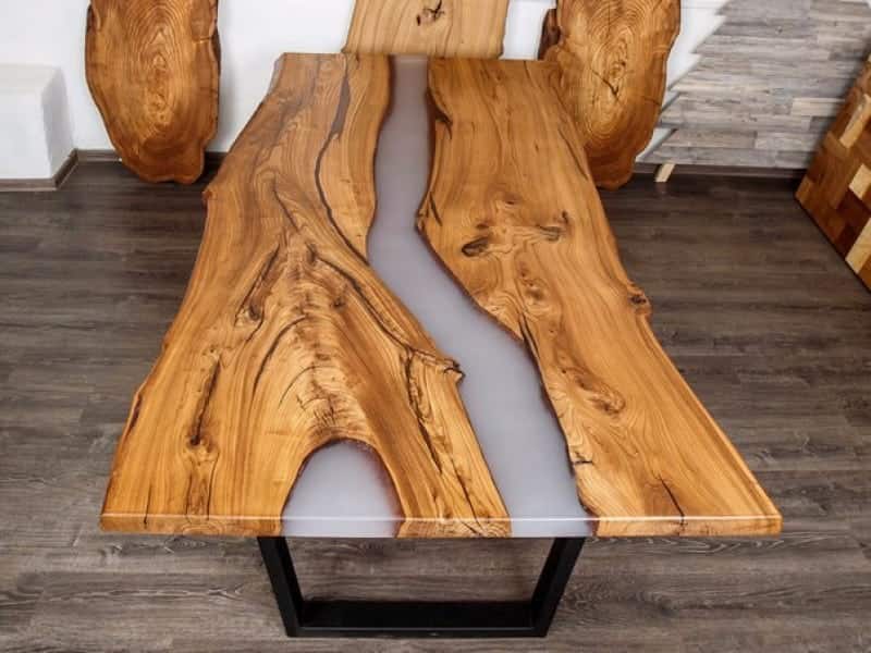 چوب گردو کالباسی؛ قهوه ای قرمز مقاوم (ضربه رطوبت) بافت ریز