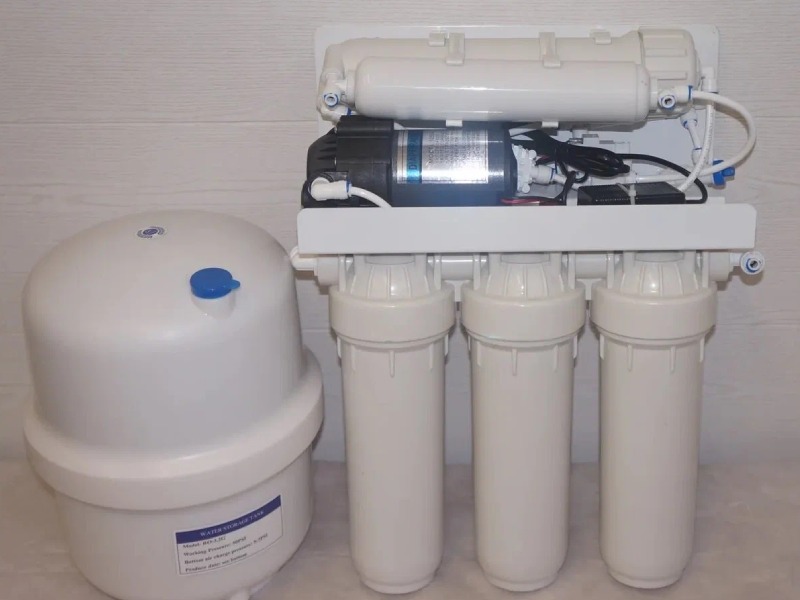 دستگاه تصفیه آب خانگی بدون پمپ؛ سرشیری مکانیکی جنس Carbon