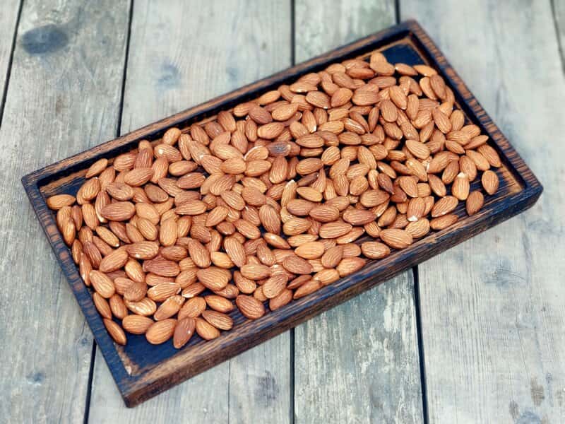 بادام درختی شهرکرد؛ قهوه ای شیرین 3 نوع منقا پوست کاغذی سنگی