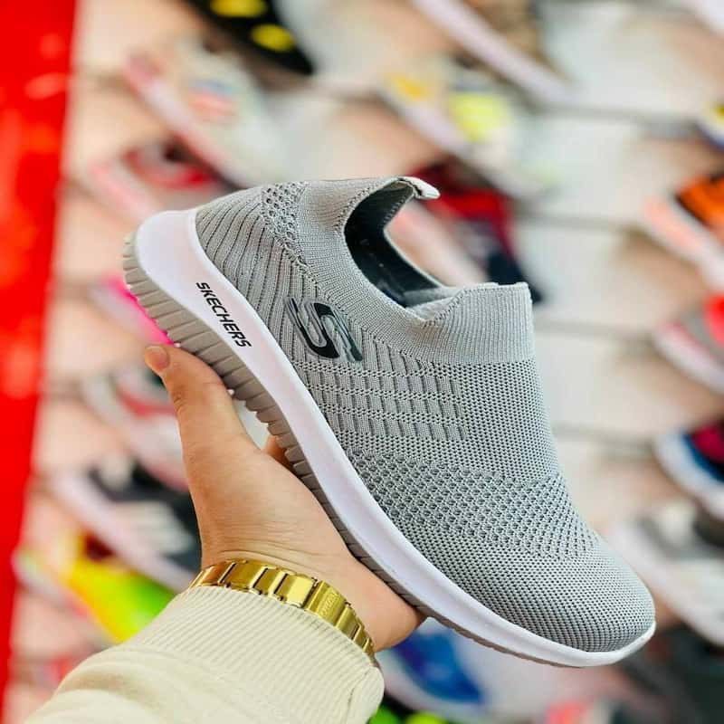 کتانی اسکیچرز بچه گانه؛ خوش فرم مقاوم  ضد ضربه دارای عاج  Skechers