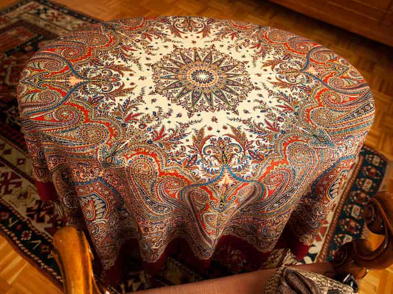 رومیزی ترمه جدید؛ مخمل ساتن حریر 2 رنگ (تیره روشن)