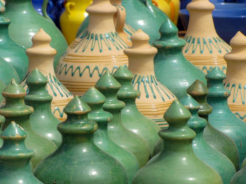 صنایع دستی سفالی در تهران؛ سنتی مدرن 2 مدل قلم زنی مینا کاری