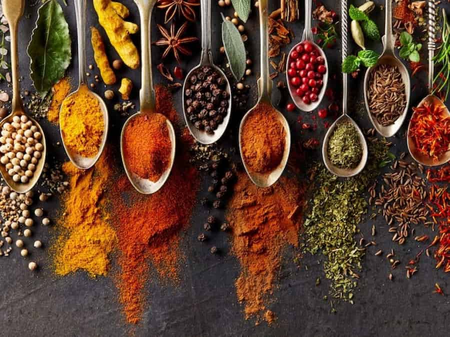 ادویه جات صحرایی؛ زنجبیل آویشن فلفل طبع گرم مناسب سوپ خوراک