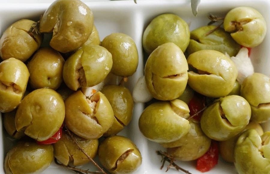 زیتون شور شکسته؛ طارم درشت پرورده سالاد ترشی sodium