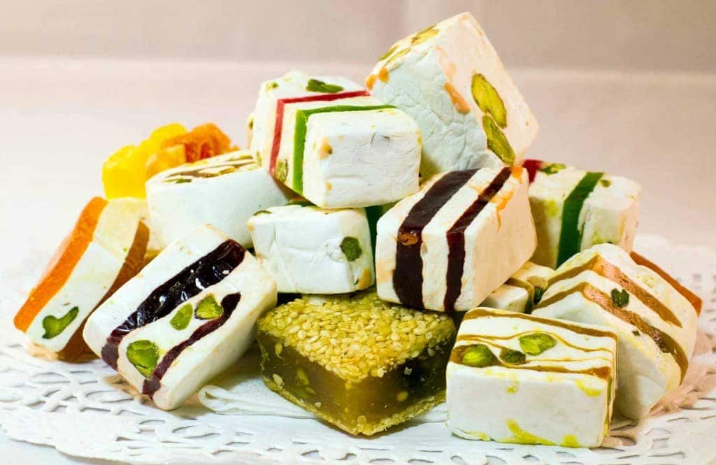 گز آنتیک 38 درصد؛ مغز پسته بادام طعم شیرین تولید Esfahan