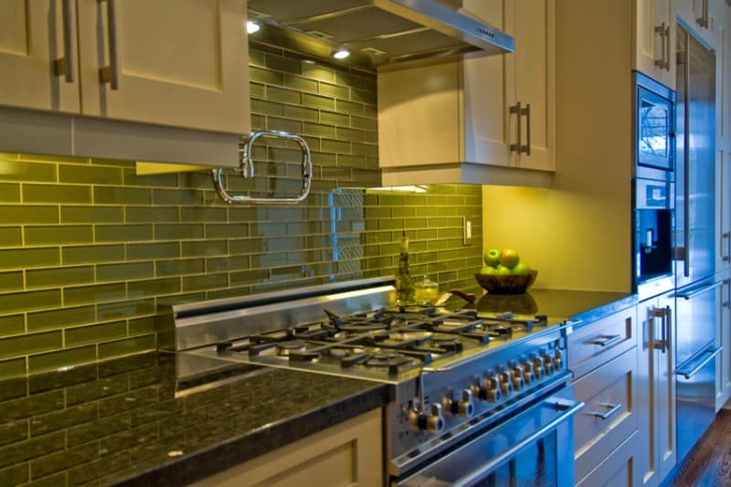 کاشی بین کابینتی شیراز؛ کلاسیک مدرن 2 طرح ساده شب نما