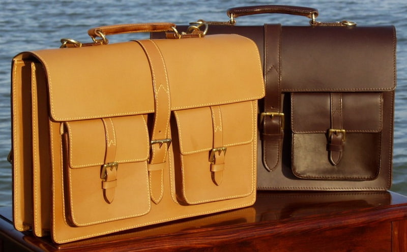 محصولات چرمی دست ساز؛ سفید مشکی نسکافه ای 2 نوع (طبیعی مصنوعی) Sport