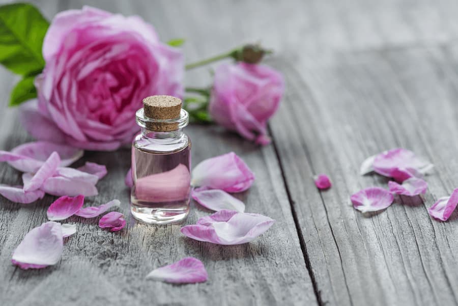 گلاب در کاشان؛ دو سه آتیشه سنگین غلظت بالا طبع گرم