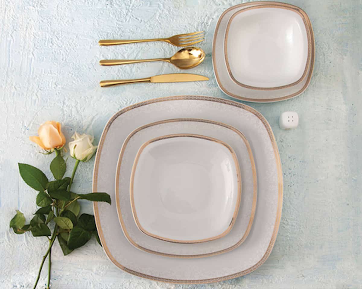 ظروف چینی صبحانه خوری؛ سفید صورتی آبی مدل فانتزی 19 پارچه