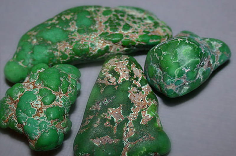 سنگ فیروزه سبز؛ بیضی مکعب اشکی تقویت چشم ساخت neyshabour