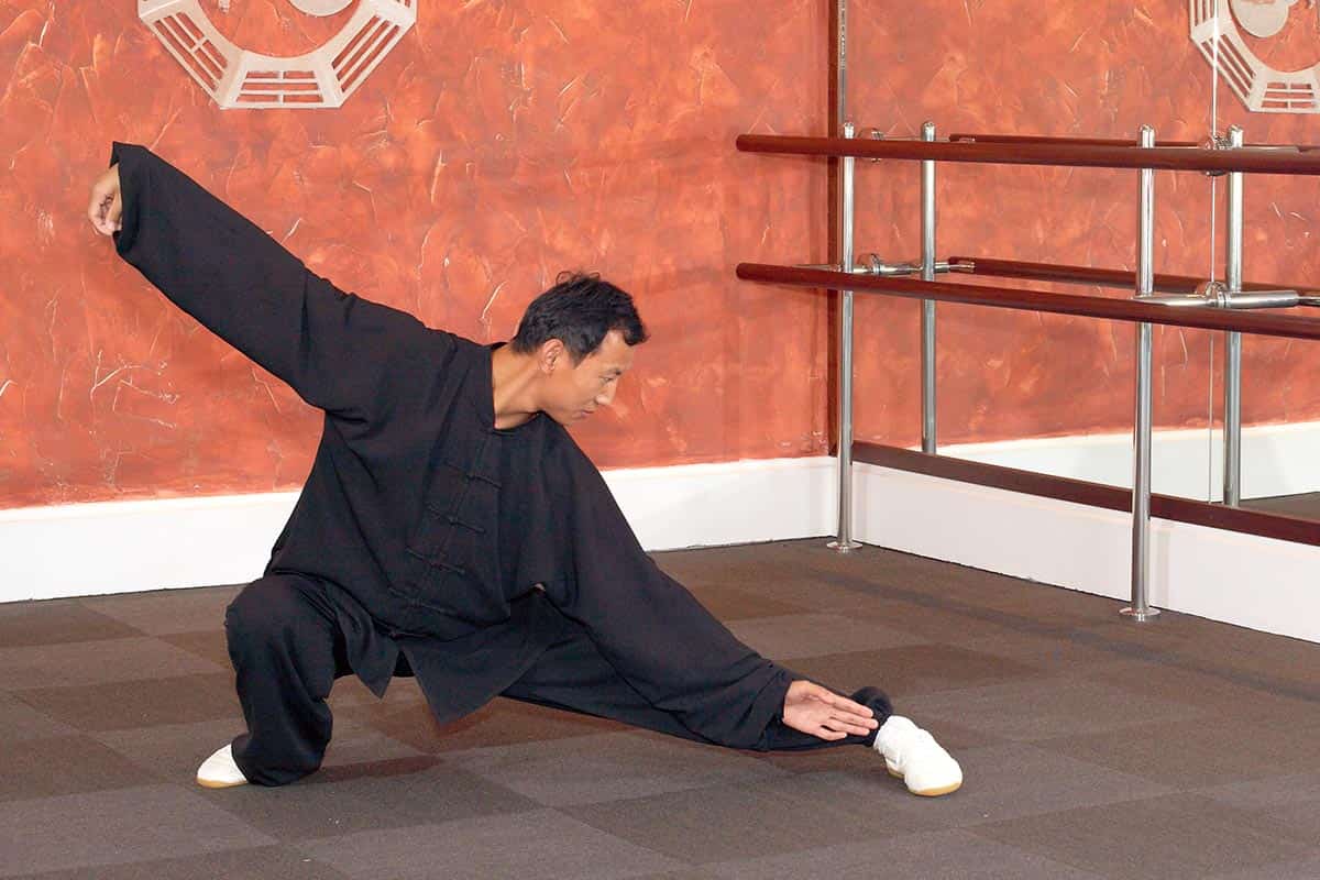 لباس ورزشی کونگ فو؛ تک رنگ بند دار نخی free size