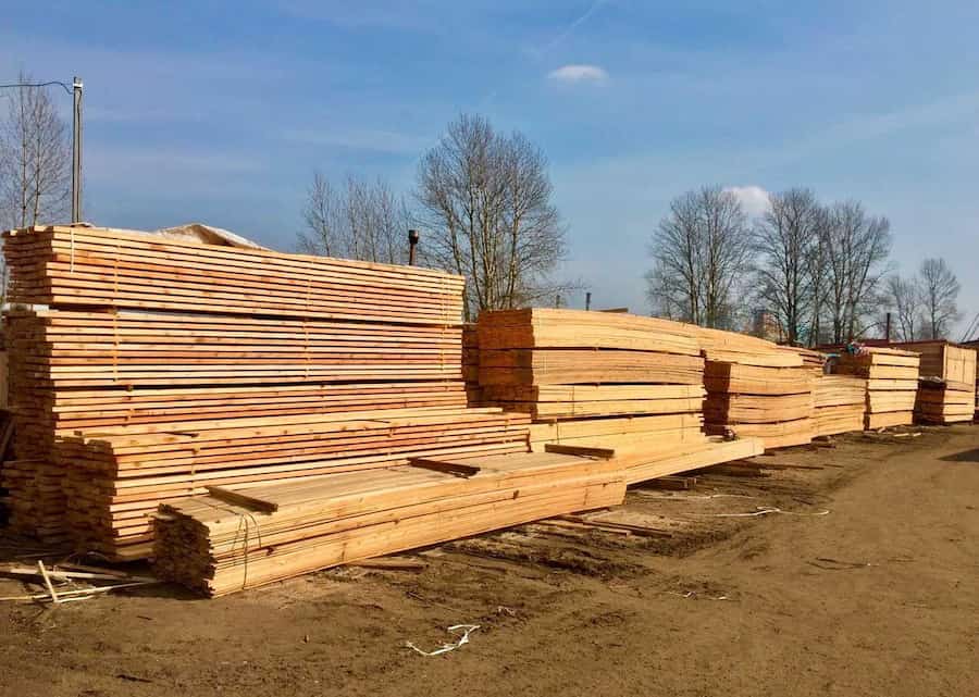 قیمت چوب روسی در انزلی؛ گردو راش بلوط سبک بدون رطوبت تیره روشن