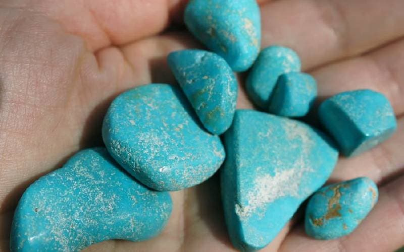 سنگ فیروزه شجری نیشابور؛ رگه دار درمان افسردگی مناسب انگشتر دستبند