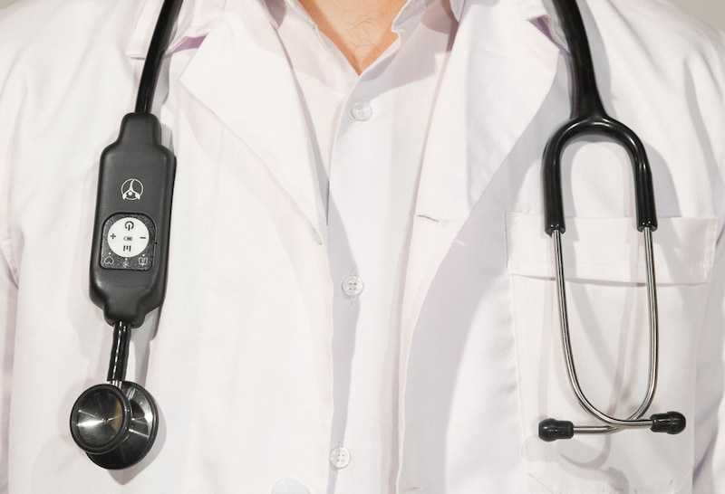 گوشی پزشکی دیجیتال؛ سبک اتصال هندزفری افزایش 20 برابر صدا Digital