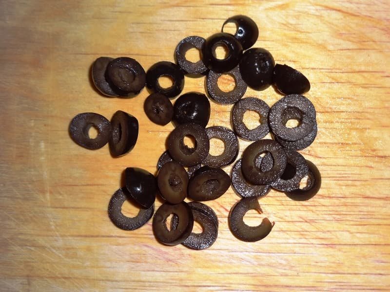 زیتون سیاه حلقه شده؛ سلامت قلب حاوی آهن فسفر magnesium