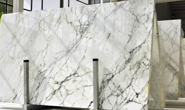 سنگ لابی ساختمان؛ تراورتن مرمریت 2 رنگ خاکی طوسی