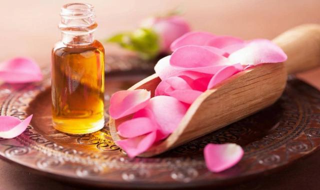 روغن گیاهی گل سرخ؛ شفافیت پوست بهبود بیماری پوستی water supply